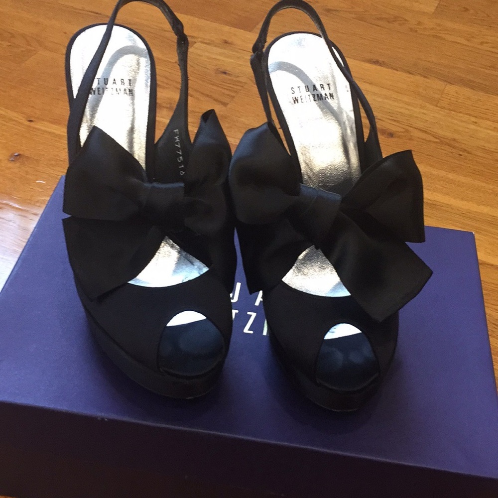 Stuart Weitzman Dorothy Pump